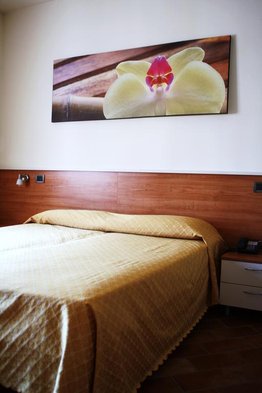 Bed&Wine Hotel Negrar Quarto foto